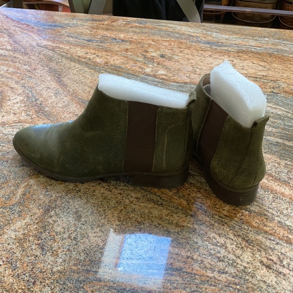 Like New Nine West Suede ankle boots Womens US 9M - Picture 3 of 7